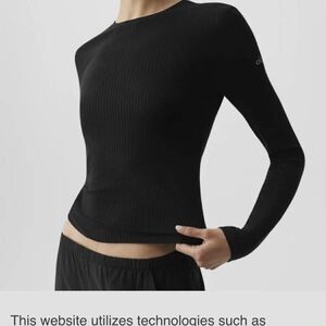 ALO Yoga NWOT Black Ribbed Long-Sleeve Crew Top